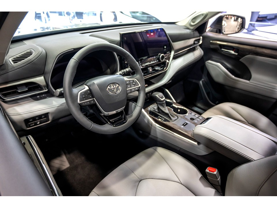 2023 toyota highlander interior- Fuel efficient SUVs