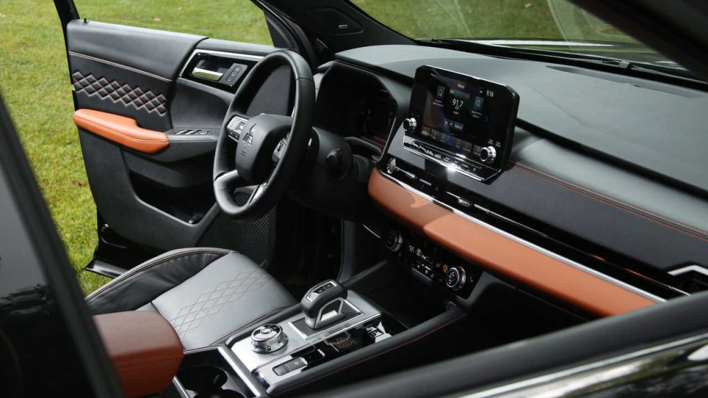 Mitsubishi Outlander PHEV interior