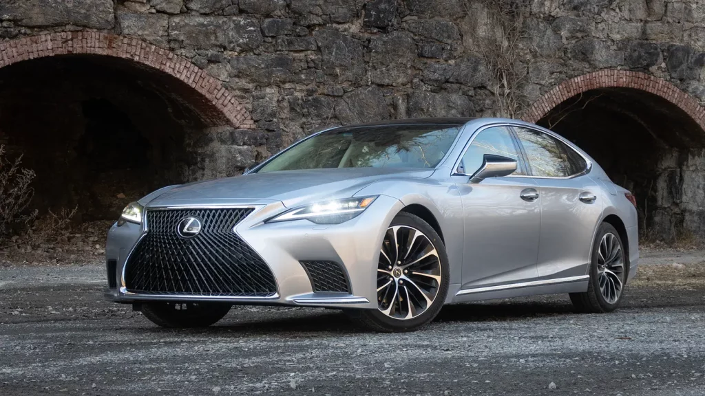 Lexus LS Types of Lexus Sedans: Lexus Sedans Comparison