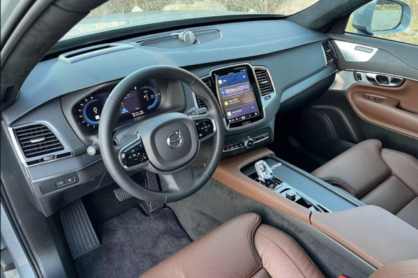 Volvo XC90 interior