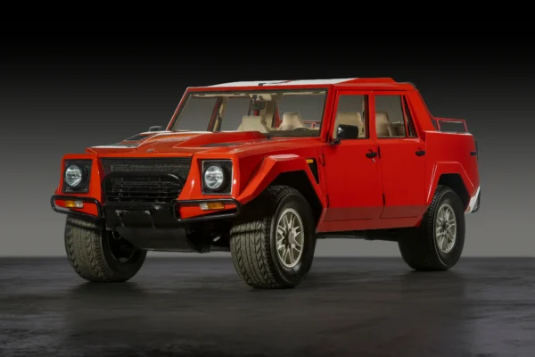 Lamborghini LM002