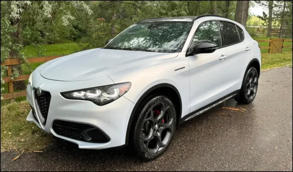 2024 Alfa Romeo Stelvio